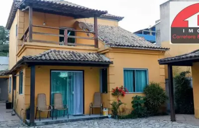 Baixou! casa duplex com 4 quartos e piscina em condomínio!