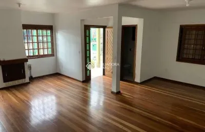 Casa com 3 quartos à venda na rua valparaíso, 937, jardim botânico, porto alegre, 180 m2 por r$ 1.200.000