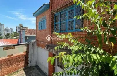 Casa com 4 quartos à venda na rua geraldo souza moreira, 270, passo da areia, porto alegre, 160 m2 por r$ 533.000