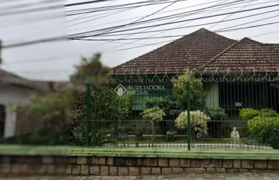 Casa com 3 quartos à venda na rua delfino riet, 116, santo antônio, porto alegre, 1009 m2 por r$ 1.490.000