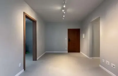 Apartamento com 2 quartos à venda na rua alberto silva, 238, vila ipiranga, porto alegre, 58 m2 por r$ 354.000
