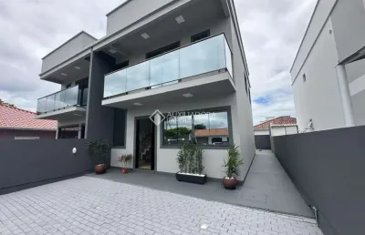 Casa com 3 quartos à venda na rua morumbi, 406, enseada de brito, palhoça, 112 m2 por r$ 825.000