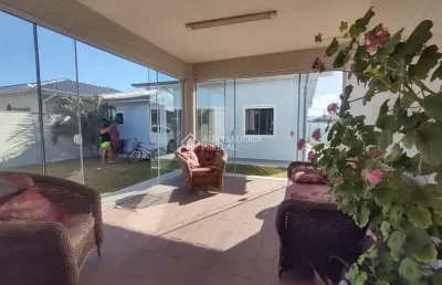 Casa com 5 quartos à venda na avenida astrogildo quadros, 120, pinheira, palhoça, 160 m2 por r$ 850.000