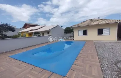 Casa com 3 quartos à venda na rua paulo manoel dos santos, 511, enseada de brito, palhoça, 120 m2 por r$ 750.000