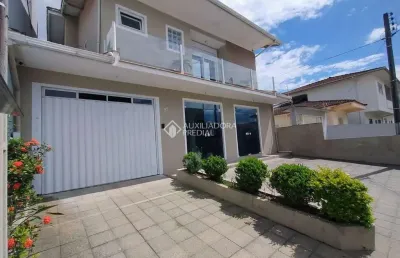 Casa com 3 quartos à venda na rua joão febrônio de oliveira, 97, ponte do imaruim, palhoça, 222 m2 por r$ 1.680.000