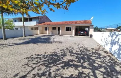 Casa com 4 quartos à venda na rua paulo manoel dos santos, 666, praia do meio, palhoça, 150 m2 por r$ 580.000