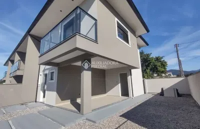 Casa com 3 quartos à venda na rua sagrada familia, 4392, pinheira, palhoça, 109 m2 por r$ 870.000
