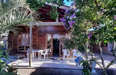 Casa com 4 quartos à venda na avenida astrogildo quadros, 106, pinheira, palhoça, 70 m2 por r$ 695.000