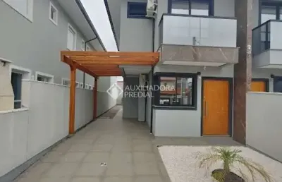 Casa com 3 quartos à venda na rua acarai, 201, praia do sonho, palhoça, 97 m2 por r$ 832.000