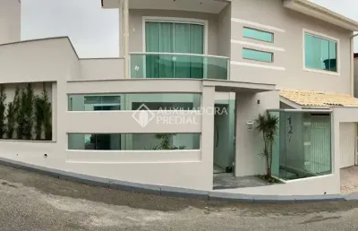 Casa com 4 quartos à venda na rua orlando linhares, 127, jardim atlântico, florianópolis, 170 m2 por r$ 1.643.000