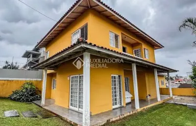 Casa com 4 quartos à venda na rua professora cremilde de oliveira, 192, jardim atlântico, florianópolis, 300 m2 por r$ 1.290.000