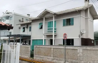 Casa com 4 quartos à venda na vilibaldo dechamps, 148, universitários, biguaçu, 112 m2 por r$ 845.000