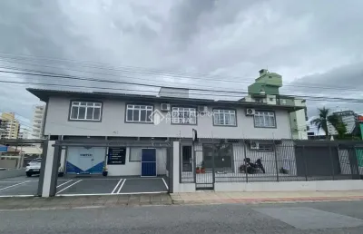 Casa comercial com 4 quartos à venda na rua humaitá, 258, canto, florianópolis, 297 m2 por r$ 1.690.000