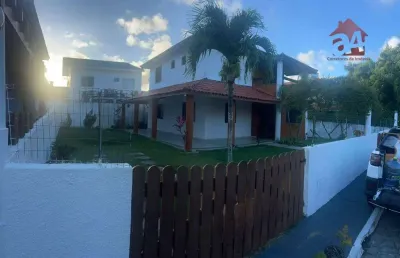 Casa com 3 dormitórios, 135 m² - venda por r$ 950.000,00 ou aluguel por r$ 6.989,73/mês - buraquinho - lauro de freitas/ba