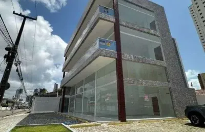 Sala nova para venda em empresarial com elevador em manaíra