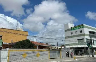 Área de esquina em principal, no bairro de mangabeira