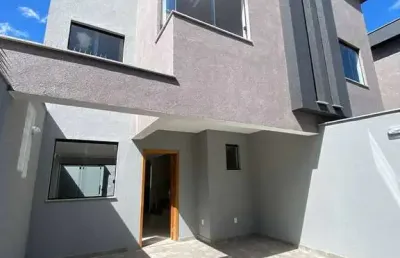 Linda casa de três quartos com suite no bairro santa mônica