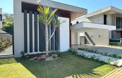 Casa de alto padrão á venda em condomínio em atibaia