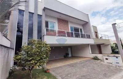 Casa assobradada no condomínio milano com 3 quartos sendo 2 suítes com 193 m2  de área construída. estuda permuta.