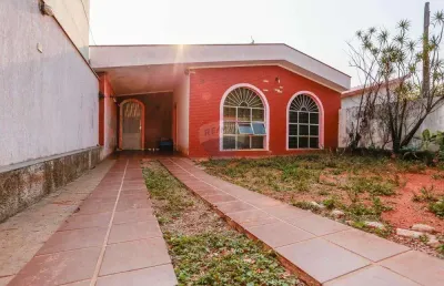 Casa ampla e bem localizada no jardim dos estados para locação