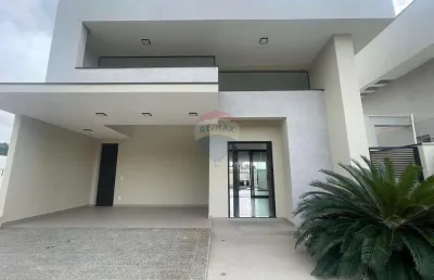 Casa em  condomínio com 3 suítes  conforto e tranquilidade
