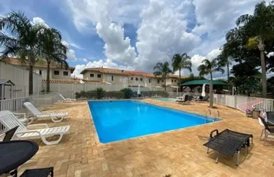 Casa em condomínio para alugar – 3 dormitórios | 1 suíte | 2 vagas | sala ampla