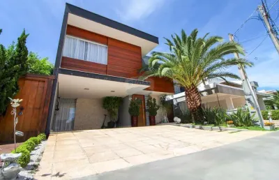 Casa de alto padrão em condomínio fechado com piscina e espaço gourmet, 3 suítes, votorantim-sp