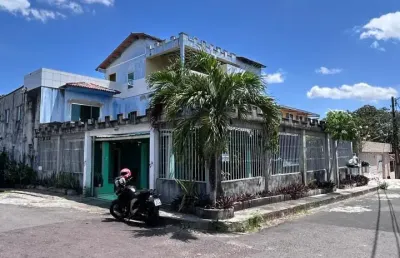 Triplex : imóvel com 5 vagas de veículos cobertas e  com piscina ! financia!