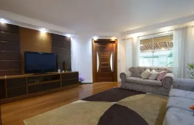 Lindo sobrado com 274 m² de área construída, 4 dormitórios, sendo os 4 suítes. aceita permuta!