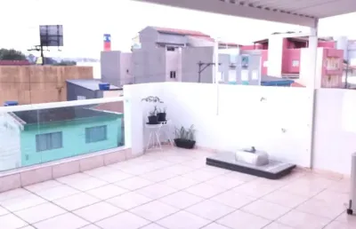 Cobertura com 96 metros quadrados, 3 dormitórios, sendo 2 suítes, 2 vagas de garagem.