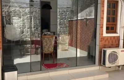 Casa para venda - 192m², 4 dormitórios, sendo 3 suites, 2 vagas - medianeira