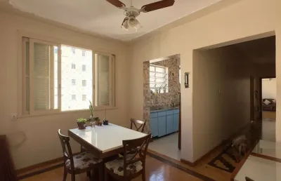 Apartamento 3 dormitórios, de frente e reformado, no centro histórico
