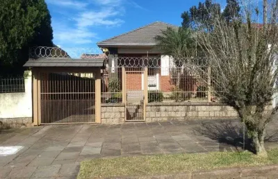 Casa de 168m² - 3 dormitórios, 3 vagas no bairro nonoai
