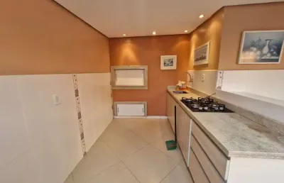 Ampla cobertura com 123m², 2 dormitórios, 1 vaga coberta por convenção.
