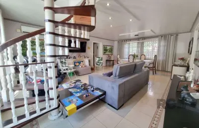 Casa 4 dormitórios, 4 vagas, espaço gourmet, piscina, jardim do salso porto aleg