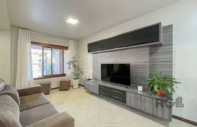 Excelente casa de 121m² com 3 dormitórios e 2 vagas.