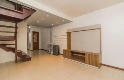 Casa em condomínio de 3 dormitórios, no bairro ipanema
