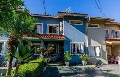 Casa sobrado em condomínio fechado na vila nova de 3 dormitórios e 2 vagas