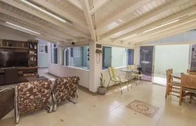Casa com piscina e 4 suítes no bairro vila ipiranga