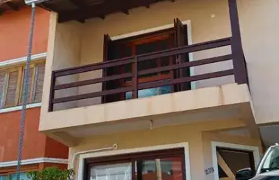 Casa aconchegante com 3 dormitórios, piscina e lareira