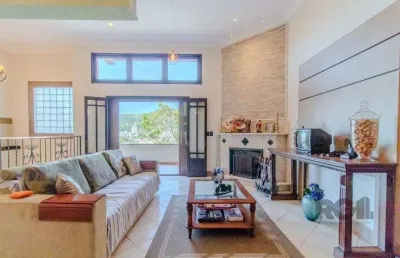 Linda casa de 04 dormitórios com vista livre no bairro teresópolis