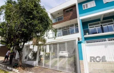 Casa para venda - 300m², 3 dormitórios, sendo 1 suites, 4 vagas - teresópolis