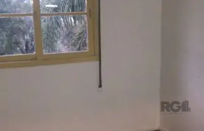 Apartamento de 03 dormitórios, sala, cozinha, banheiro. condomínio  com salão de