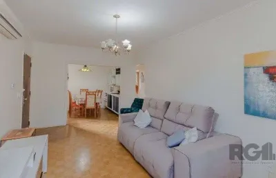 Casa com 3 quartos à venda na Avenida Engenheiro Ary de Abreu Lima, 311, Jardim Europa, Porto Alegre