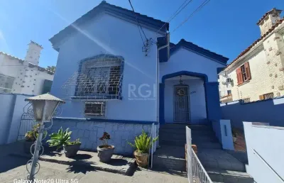 Casa com 3 quartos à venda na Avenida Nonoai, 1556, Nonoai, Porto Alegre