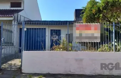Casa 03 dormitórios, 01 suíte, 02 vagas de garagem,