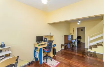 Casa com 3 quartos à venda na Rua Santiago Dantas, 349, Cascata, Porto Alegre