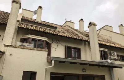 Casa em condomínio 4 dormitórios à venda vila assunção porto alegre/rs