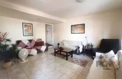 Sobrado 5 dormitórios, 4 suites, pátio, piscina, 1 vaga - bairro menino deus