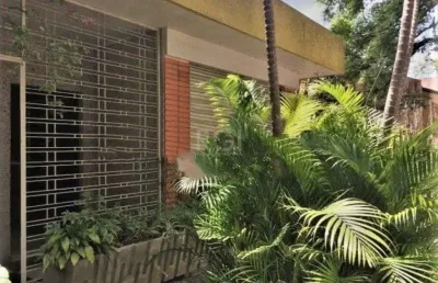 Casa de 3 dormitórios  4 vagas amplo terreno - menino deus